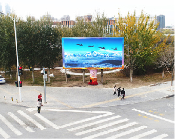 南华户外大屏广告投放要点。